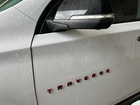 Used 2021 Chevrolet Traverse Premier w/ Redline Edition AWD/4WD image 5