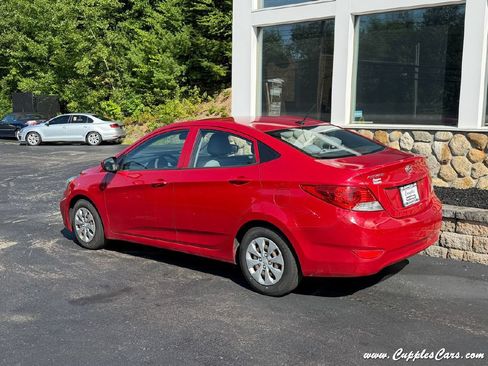 Used 2013 Hyundai Accent GLS FWD image 2
