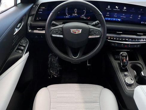 Used 2024 Cadillac XT4 Sport AWD/4WD image 21