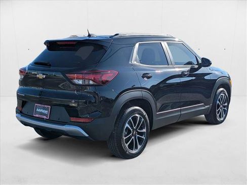 New 2026 Chevrolet TrailBlazer LT w/ Driver Confidence Package image 2