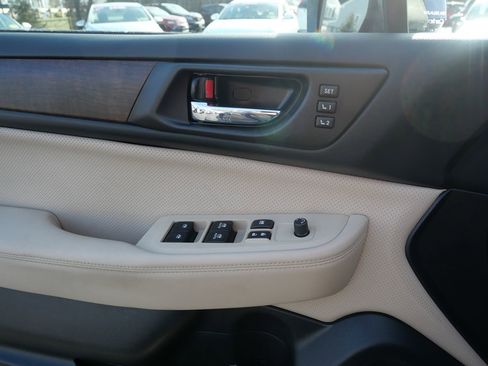 Used 2017 Subaru Outback 2.5i Limited image 12