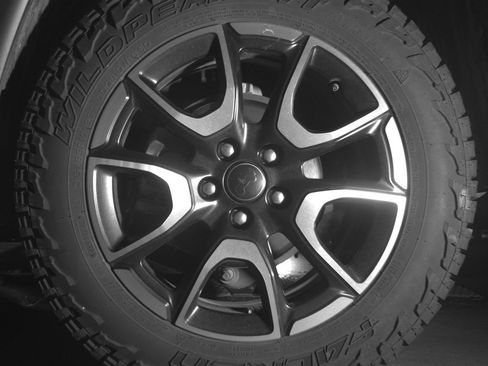 Used 2025 Jeep Compass Trailhawk image 14