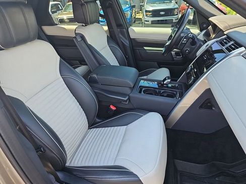 Used 2021 Land Rover Discovery HSE R-Dynamic AWD/4WD image 11