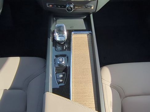 New 2026 Volvo XC60 B5 Plus w/ Protection Package Premier AWD/4WD image 15
