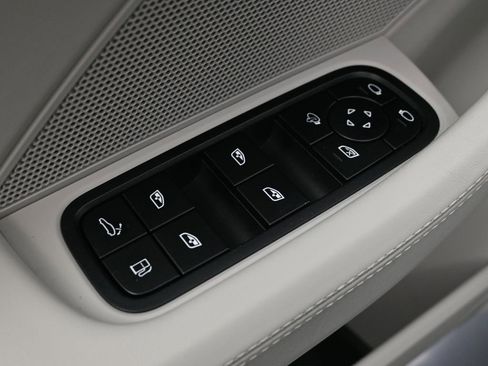 Used 2022 Porsche Panamera 4 image 19
