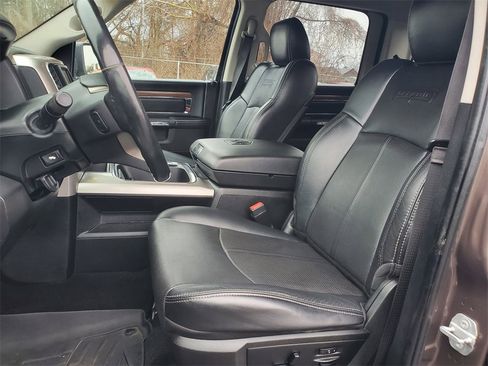 Used 2018 RAM 1500 Laramie w/ Convenience Group image 5