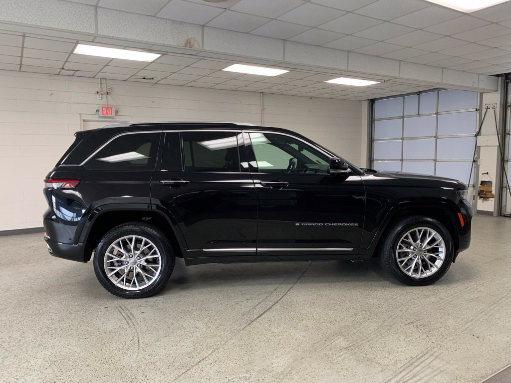 Certified 2023 Jeep Grand Cherokee Summit w/ Advanced Protech Group IV AWD/4WD image 7