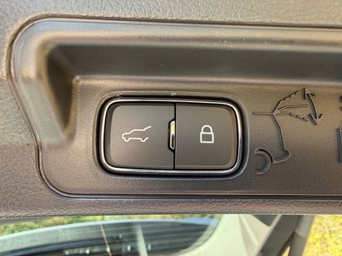 Used 2025 Ford Explorer Active w/ Active Comfort Package image 17