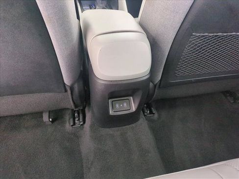 Used 2024 Hyundai Elantra Limited FWD image 19