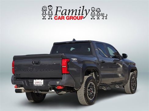 Used 2025 Toyota Tacoma TRD Off-Road w/ Blackout Package (GST) image 4