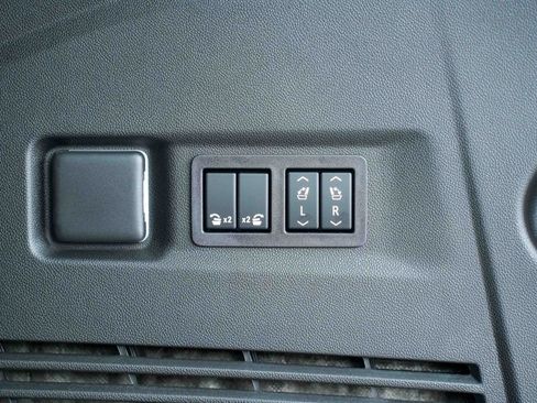Used 2026 Chevrolet Suburban High Country w/ Sun And Tow Package AWD/4WD image 12