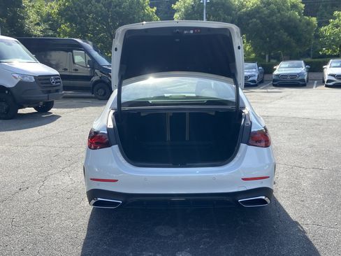 New 2026 Mercedes-Benz E 350 4MATIC Sedan image 8