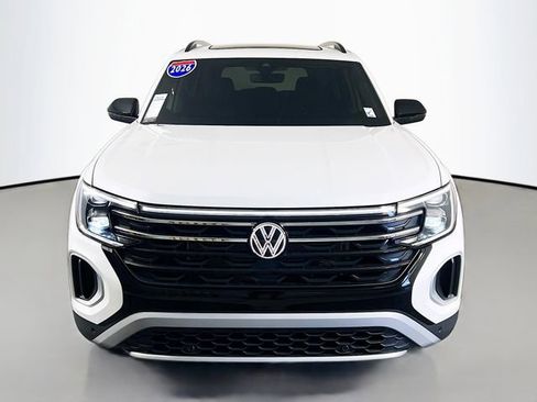 Used 2026 Volkswagen Atlas Peak Edition AWD/4WD image 3