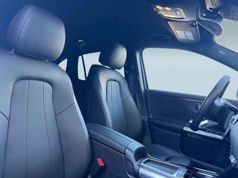 Used 2025 Mercedes-Benz GLA 250 image 29