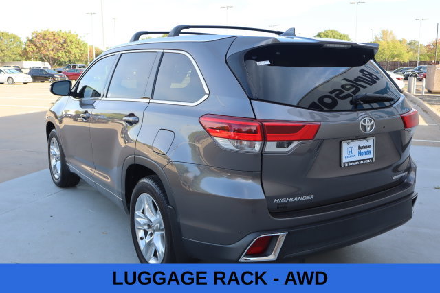 Used 2017 Toyota Highlander Limited AWD/4WD image 5