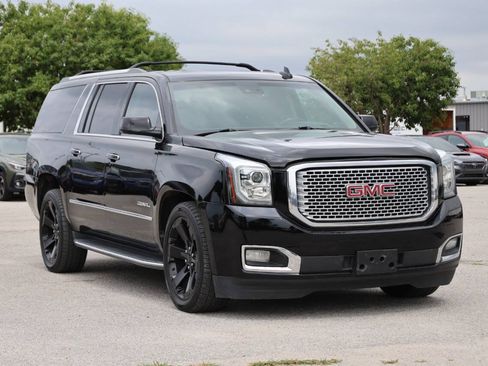 Used 2016 GMC Yukon XL Denali w/ Open Road Package AWD/4WD image 4