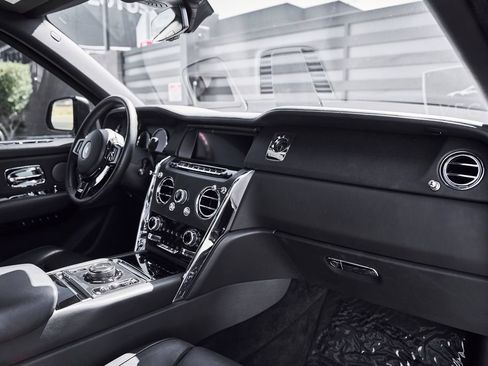 Used 2020 Rolls-Royce Cullinan AWD/4WD image 45