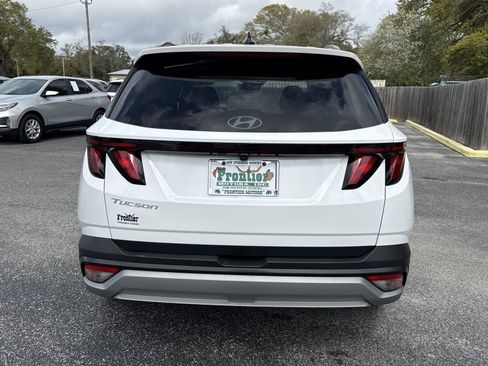 Used 2025 Hyundai Tucson SEL FWD image 4