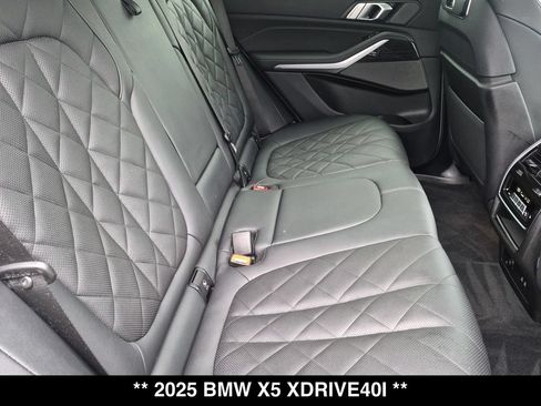 Used 2025 BMW X5 xDrive40i w/ M Sport Package AWD/4WD image 25