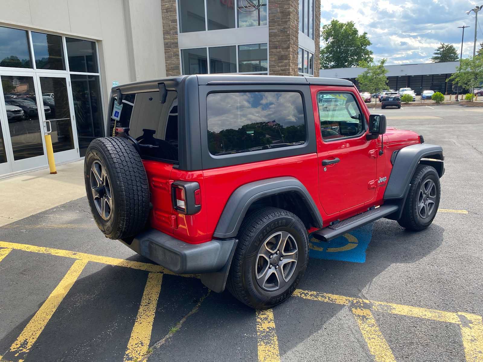 Used 2019 Jeep Wrangler Sport AWD/4WD image 4