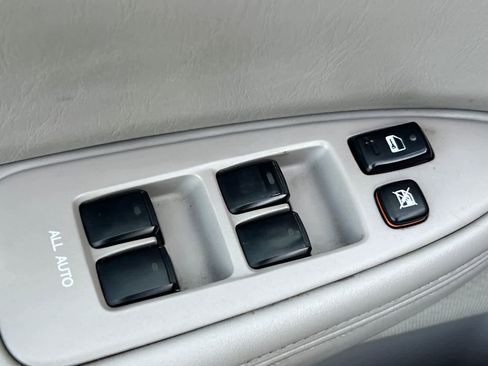 Used 2004 Lexus ES 330 image 13