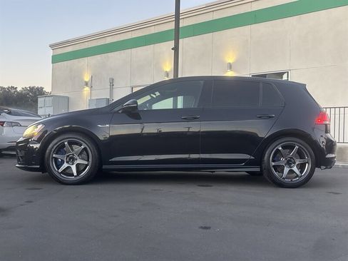Used 2016 Volkswagen Golf 4-Door image 5