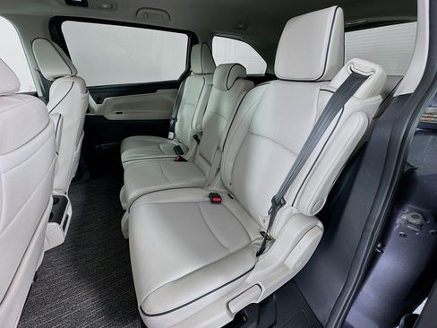 New 2026 Honda Odyssey Touring image 25