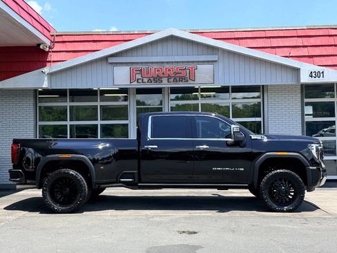Used 2025 GMC Sierra 3500 Denali w/ Denali Reserve Package AWD/4WD image 2