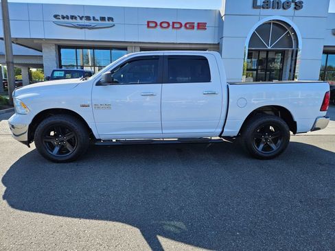 Used 2018 RAM 1500 Classic SLT AWD/4WD image 2
