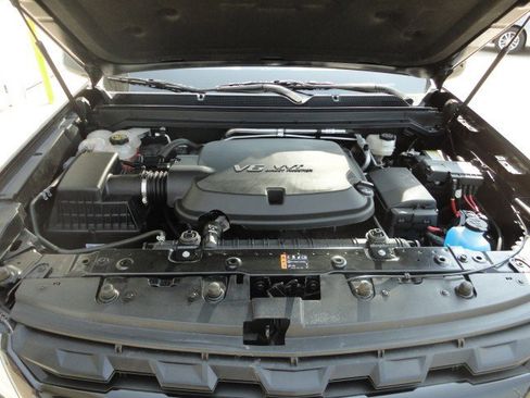 Used 2022 Chevrolet Colorado LT w/ Luxury Package image 22