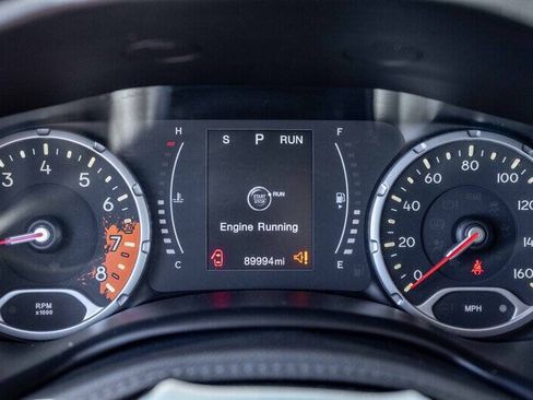Used 2017 Jeep Renegade Latitude w/ Cold Weather Group AWD/4WD image 12