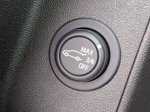 Used 2024 Chevrolet Equinox LT image 25