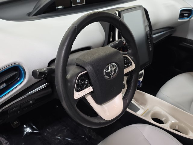 Used 2017 Toyota Prius Prime Premium FWD image 14
