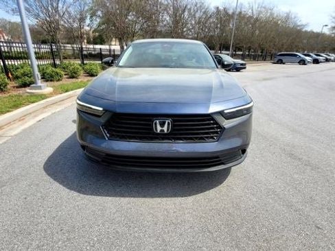 Used 2025 Honda Accord SE image 2