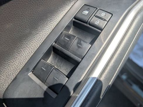 Used 2022 Toyota Highlander XSE AWD/4WD image 15