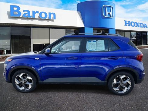 Used 2022 Hyundai Venue Limited FWD image 3