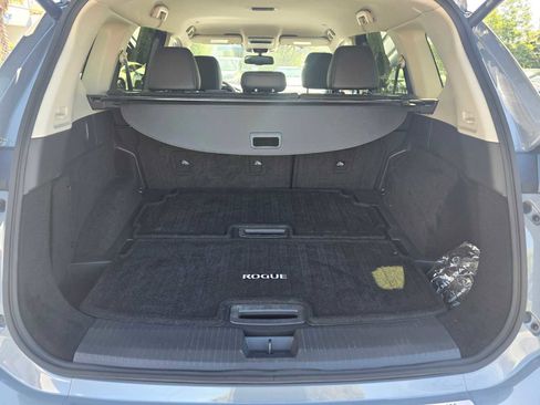 Used 2024 Nissan Rogue SL FWD image 17