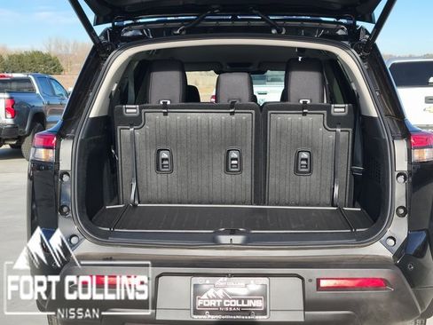 Used 2025 Nissan Pathfinder SV w/ Cargo Package image 13