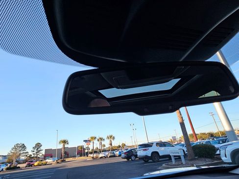 Certified 2025 Nissan Rogue SL w/ Tech Package FWD image 28