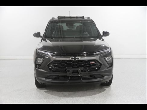 Used 2025 Chevrolet TrailBlazer RS w/ Convenience Package AWD/4WD image 2