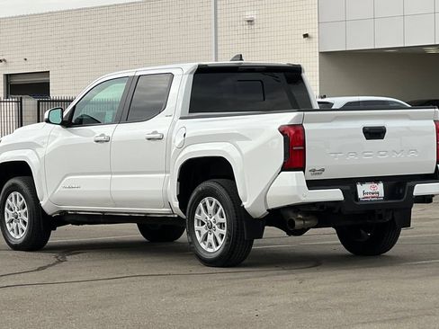 Used 2024 Toyota Tacoma SR5 AWD/4WD image 7