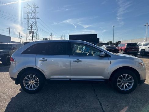 Used 2012 Lincoln MKX FWD image 6