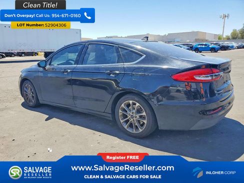 Used 2019 Ford Fusion SE FWD image 3
