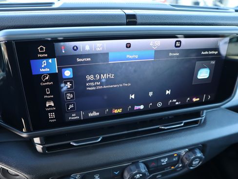 New 2026 Jeep Gladiator Sport AWD/4WD image 5