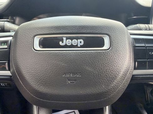 Used 2022 Jeep Compass Latitude w/ Sun and Sound Group AWD/4WD image 37