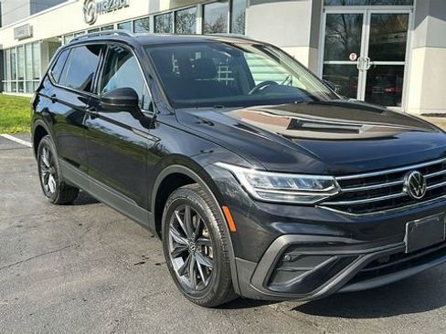 Used 2022 Volkswagen Tiguan SE w/ Panoramic Sunroof Package AWD/4WD image 4