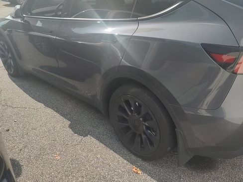 Used 2023 Tesla Model Y Long Range AWD/4WD image 4