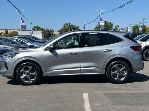 Used 2023 Ford Escape ST-Line Select w/ Class II Trailer Tow Package AWD/4WD image 7