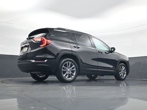Used 2022 GMC Terrain SLT w/ Infotainment Package II FWD image 25