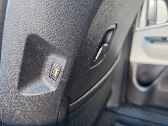 Used 2022 Kia Carnival LX FWD image 23